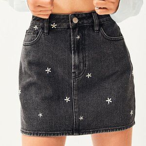 PacSun Daisy Embroidered Mini Skirt, Size 27